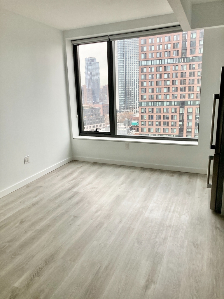 77 Commercial Street - Photo 7