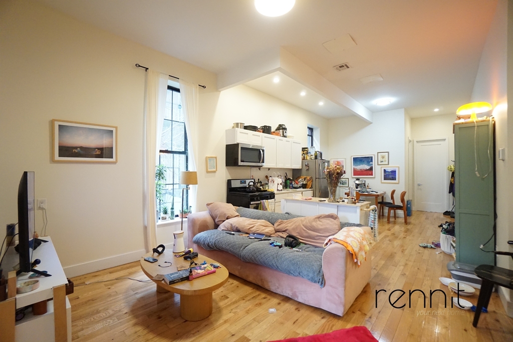 338 Clifton Place - Photo 0