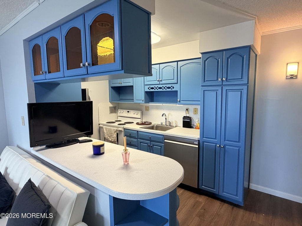 480 Ocean Avenue - Photo 3