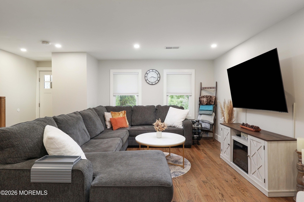 17 Clinton Street - Photo 2