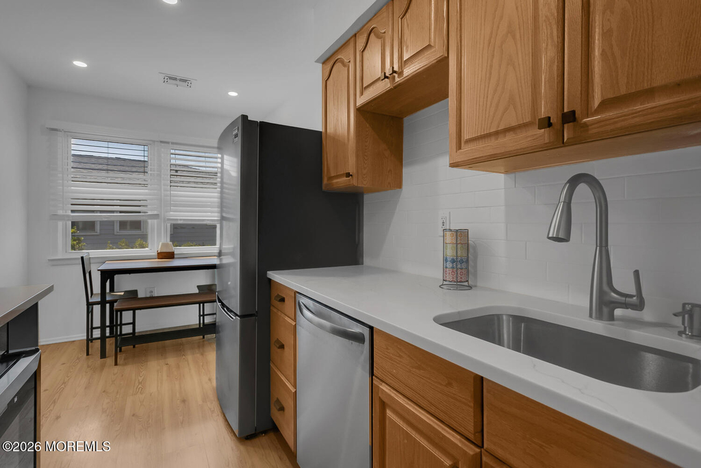 1201 E Ocean Avenue - Photo 4
