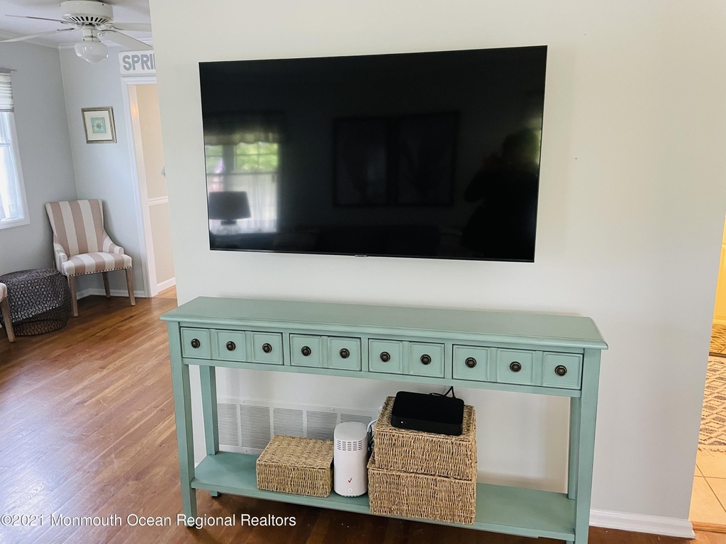 506 Monmouth Avenue - Photo 3