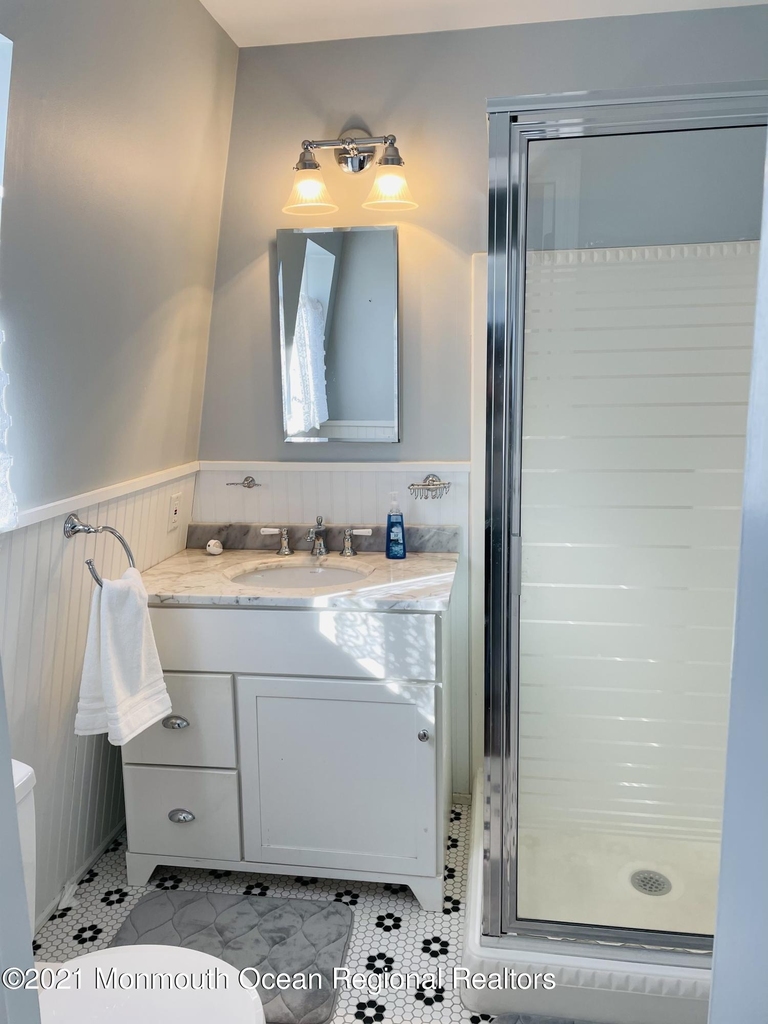 506 Monmouth Avenue - Photo 27