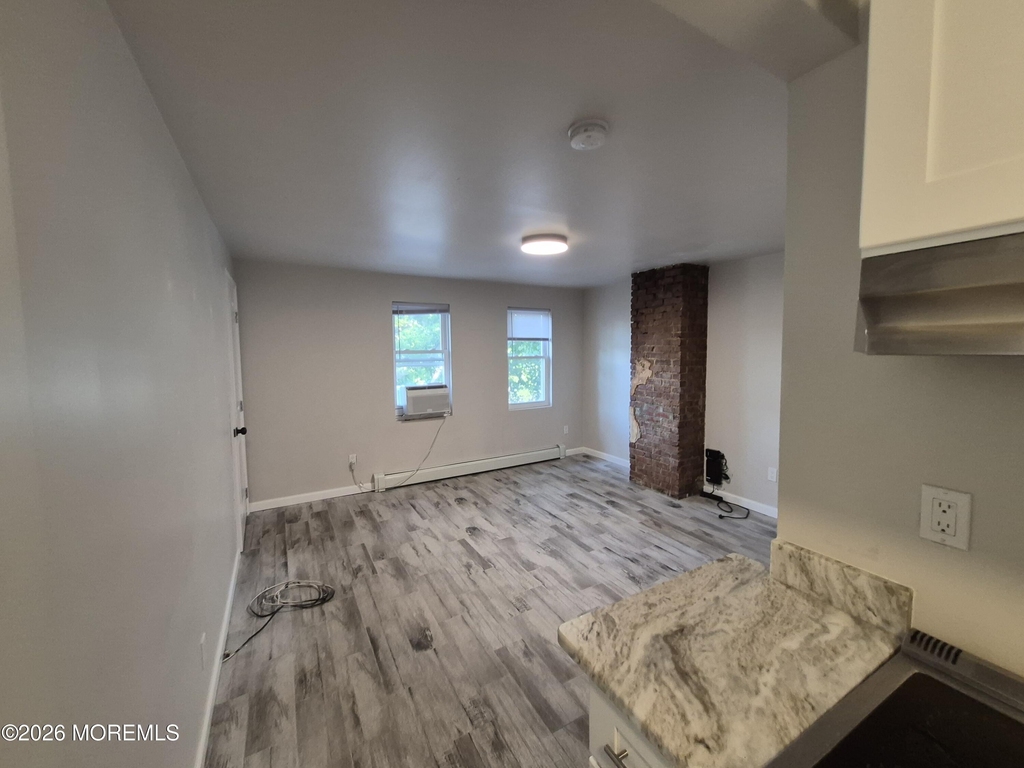 1022 Sewall Avenue - Photo 6