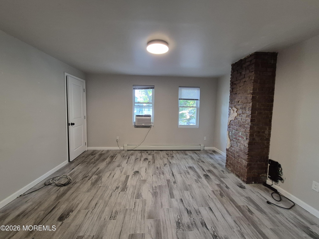 1022 Sewall Avenue - Photo 7