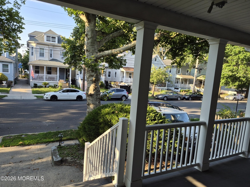 1022 Sewall Avenue - Photo 3