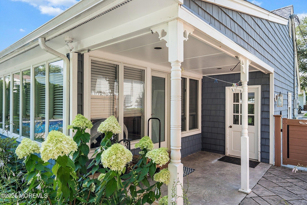 1204 Holly Place - Photo 26