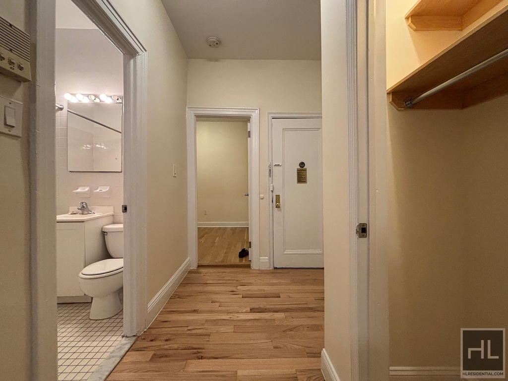 East 89 Street - Photo 5