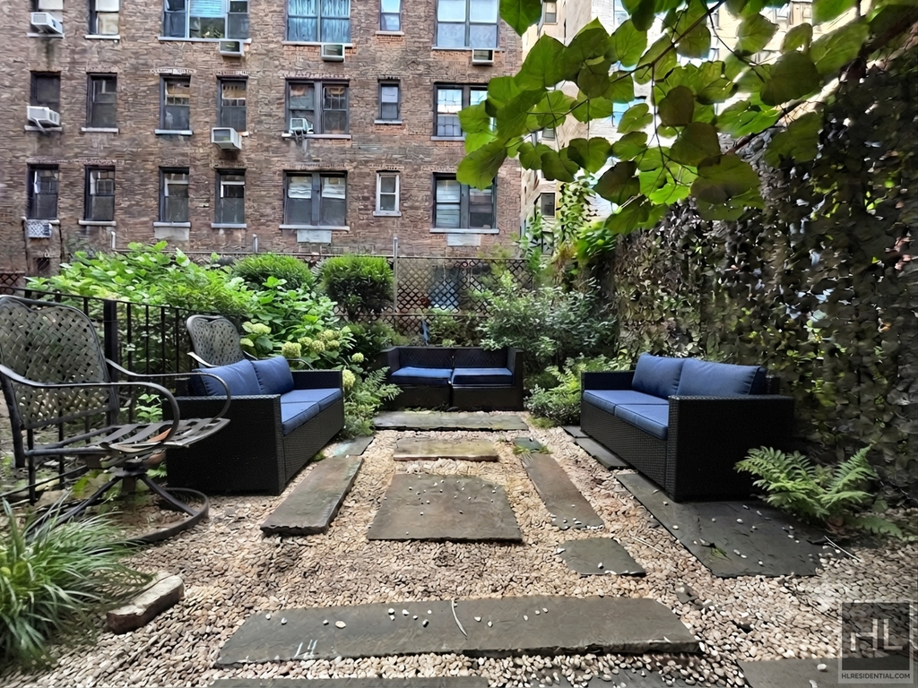 East 89 Street - Photo 1