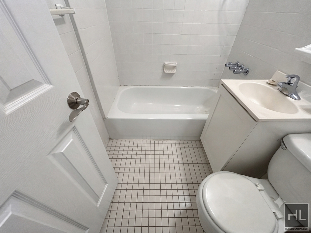 East 89 Street - Photo 6