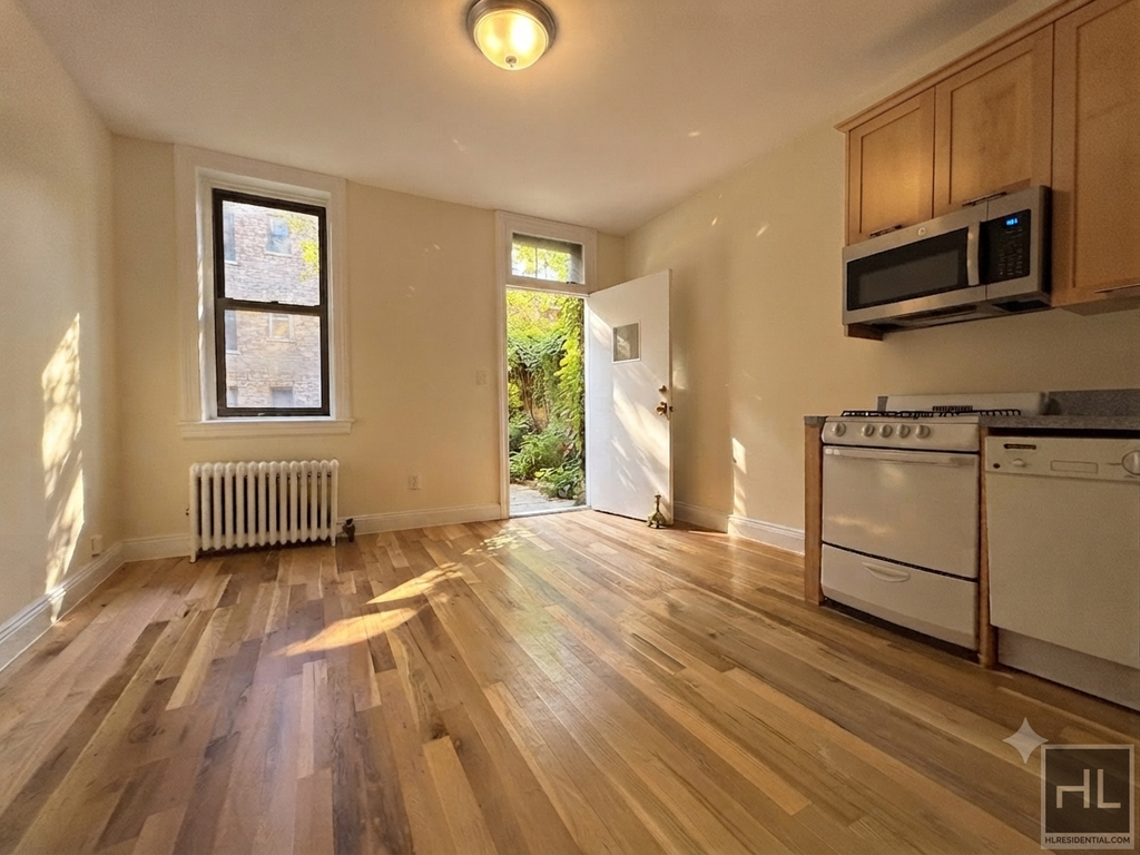 East 89 Street - Photo 0