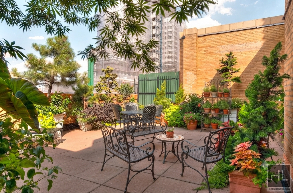 East 68 Street - Photo 2