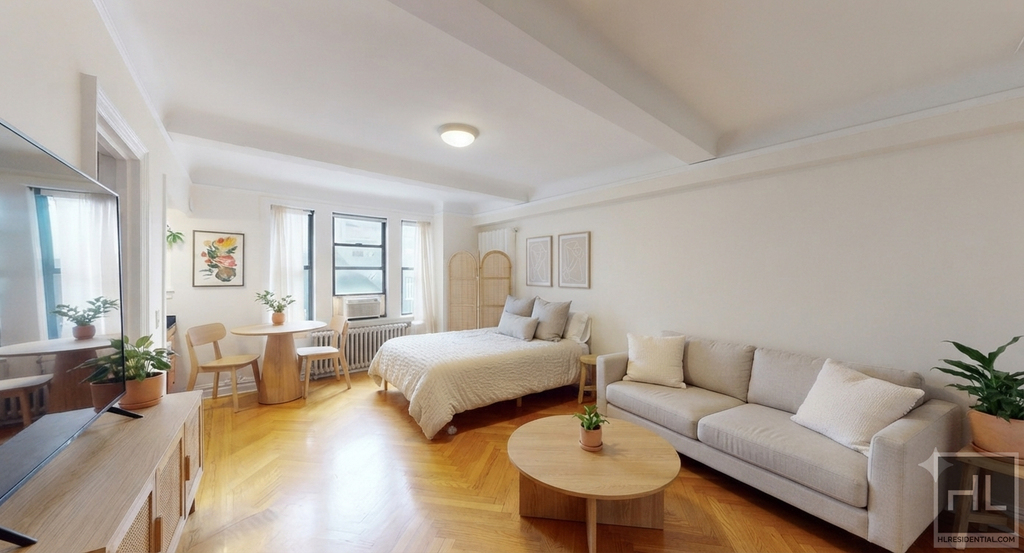 East 68 Street - Photo 1