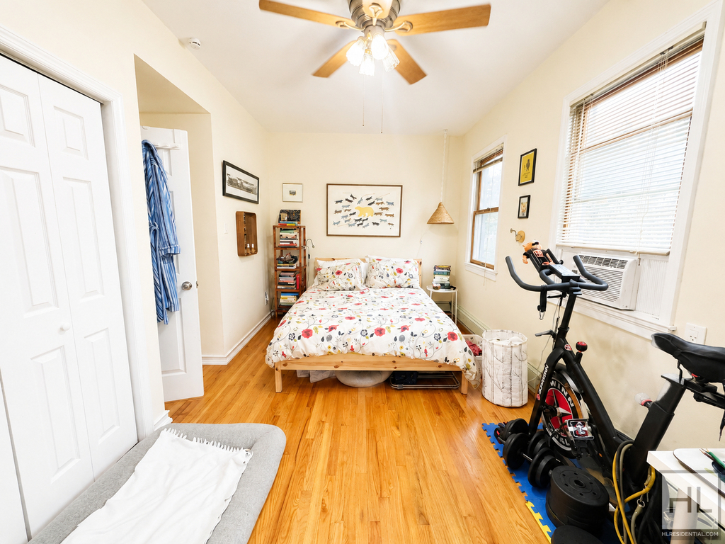 Greenwood Avenue - Photo 2