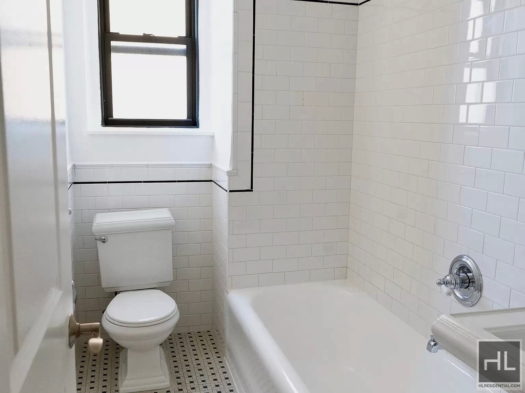 East 68 Street - Photo 3