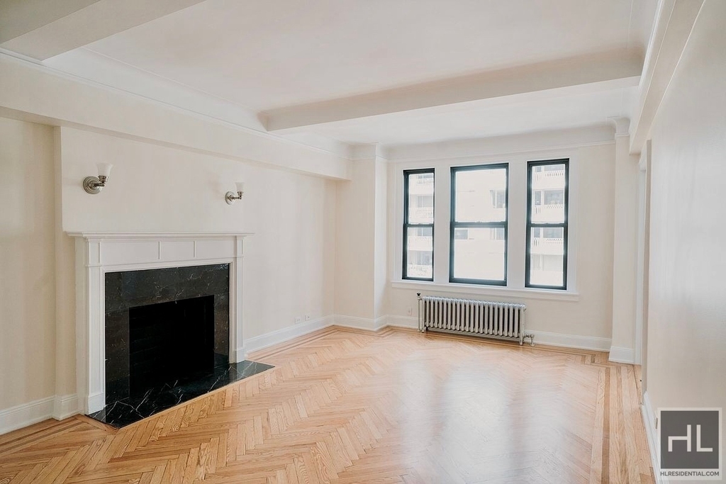 East 68 Street - Photo 0