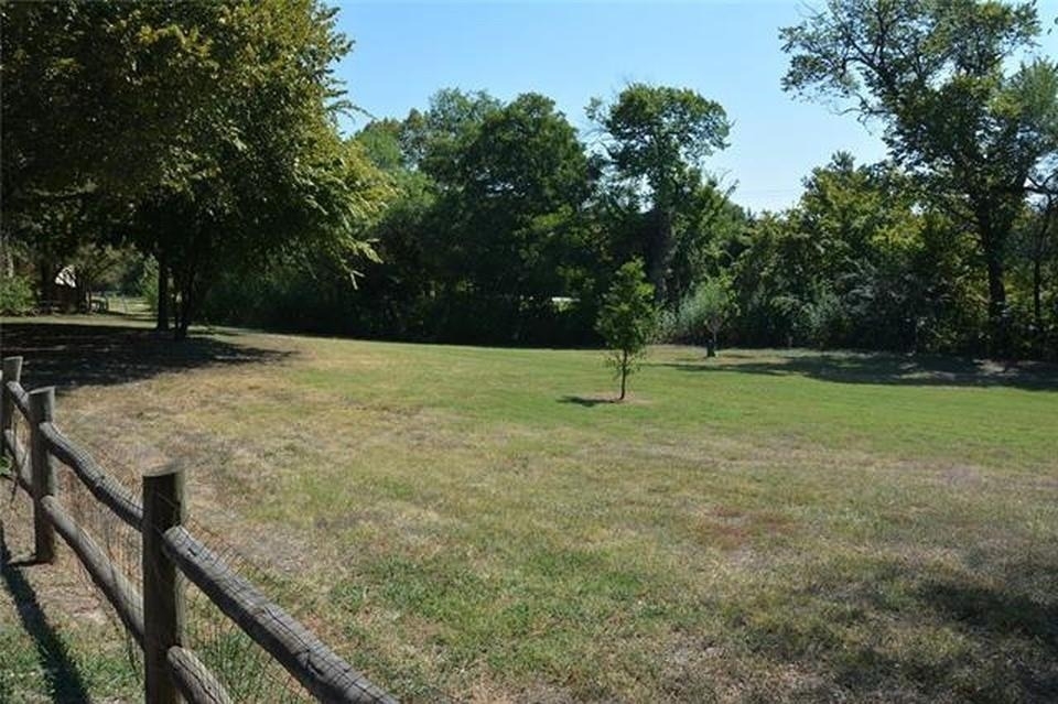216 E Denton Drive - Photo 8
