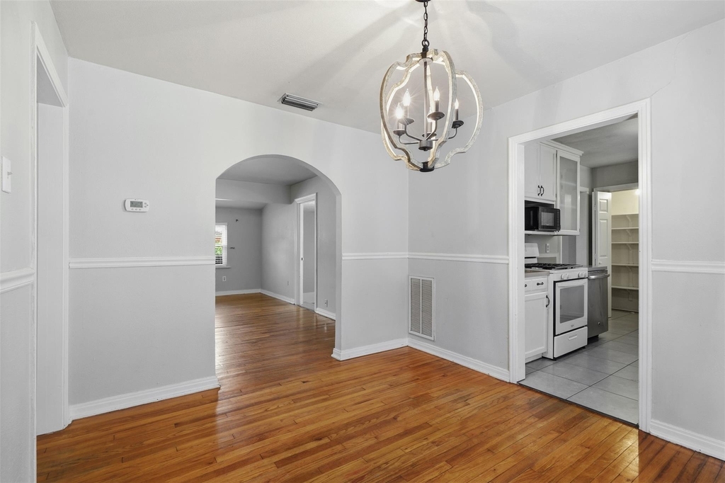 3412 Brady Avenue - Photo 7