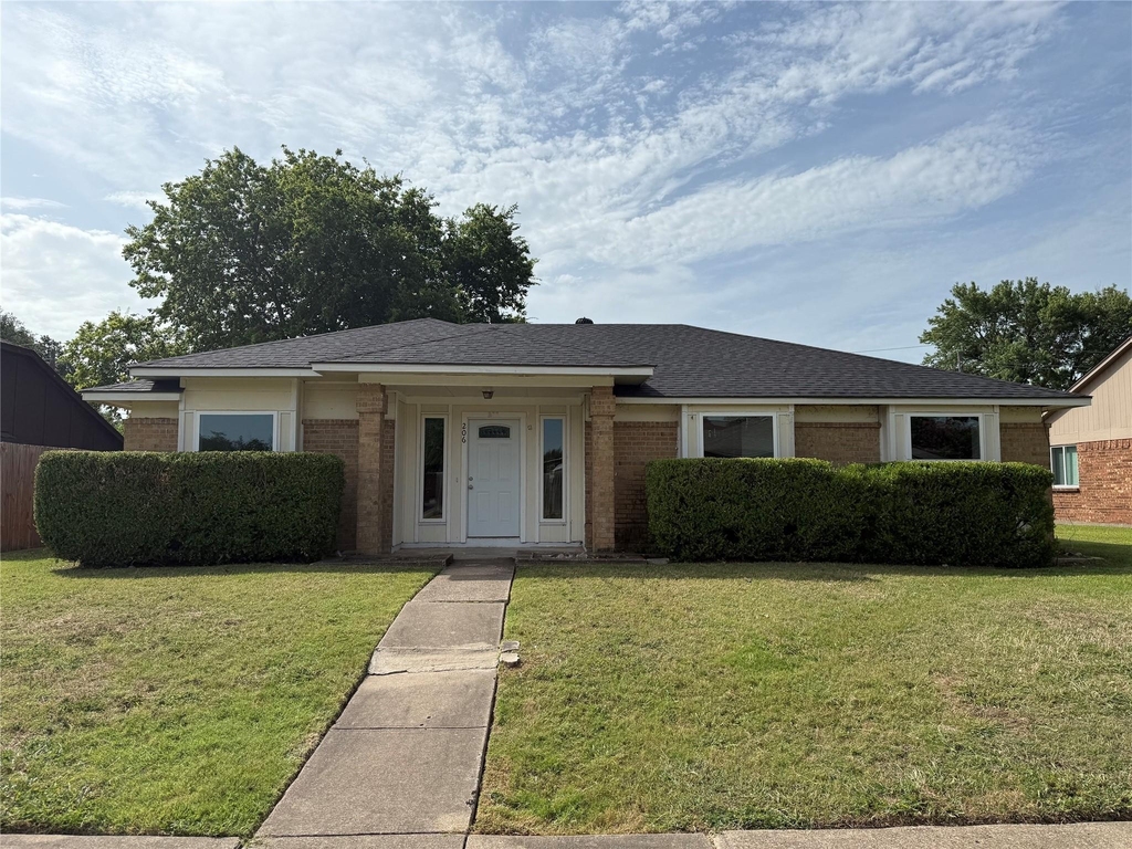 206 E Ridgegate Drive - Photo 0
