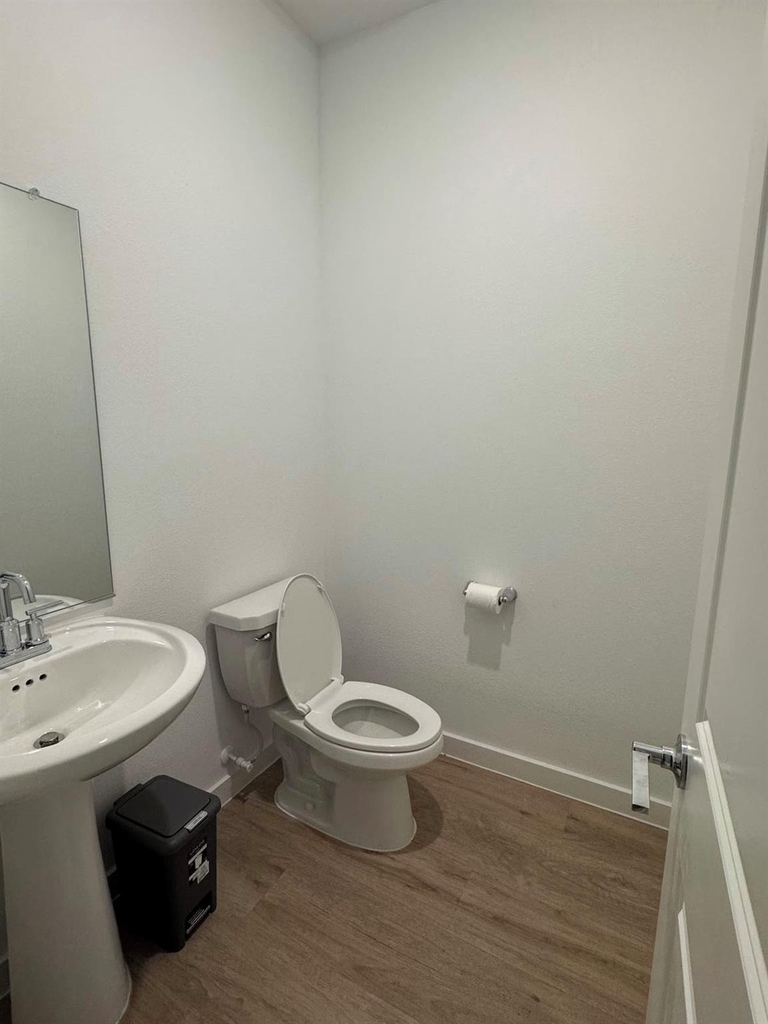 229 Invermore Drive - Photo 2