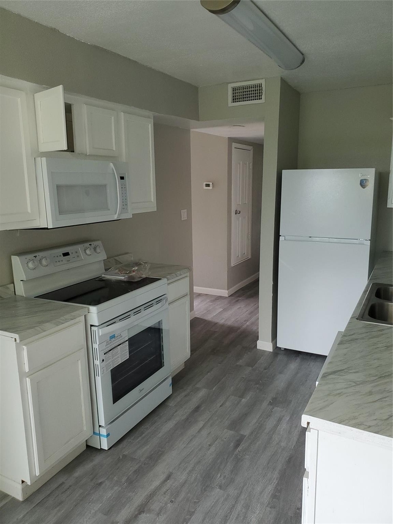 6756 Trail Lake Drive - Photo 12