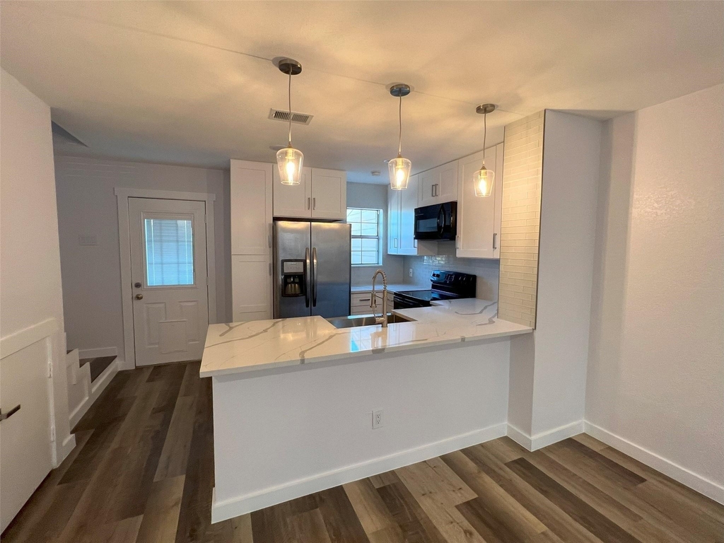 2400 Jupiter Road - Photo 3