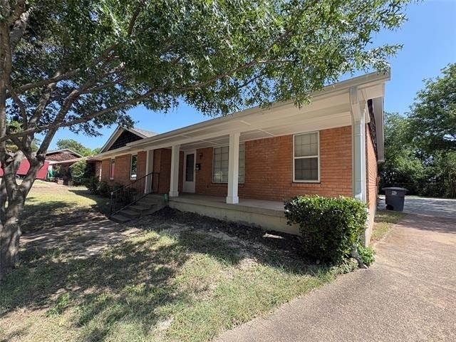 615 Oak Forest Drive - Photo 1