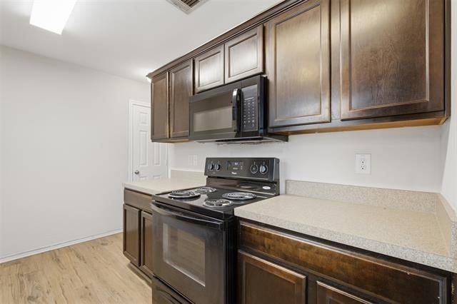 1928 Alanbrooke Drive - Photo 4