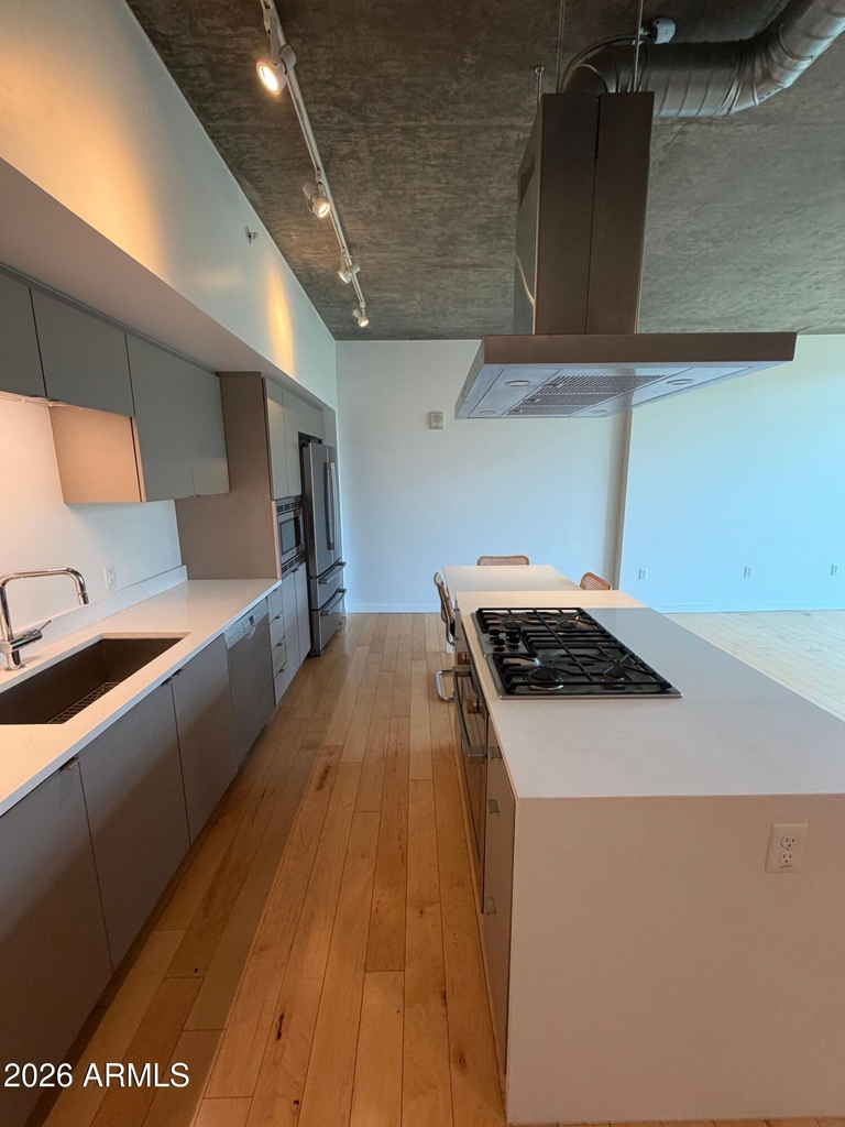 100 W Portland Street - Photo 0