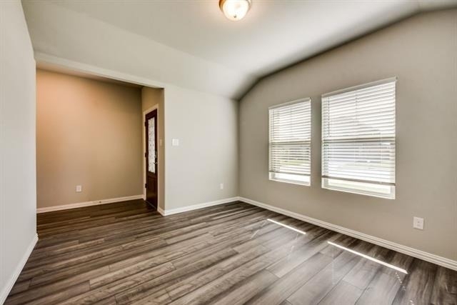 605 Cedar Springs Drive - Photo 3