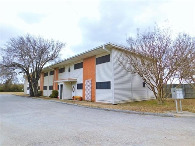 401 Betchan Street - Photo 0