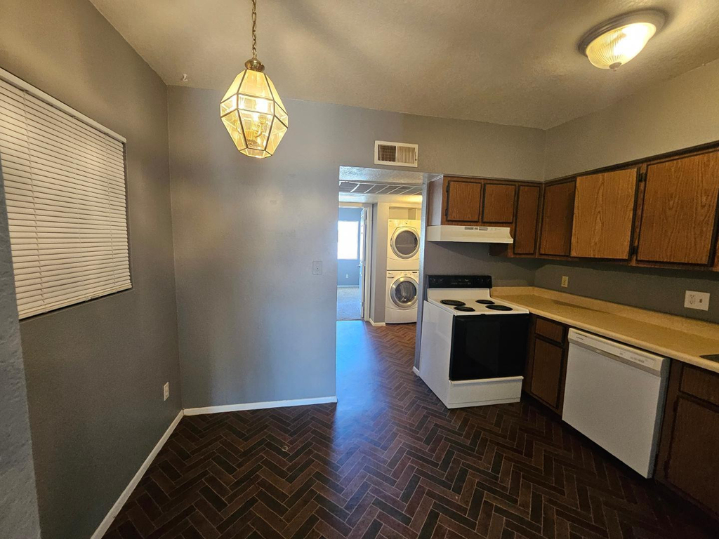 2801 E Monte Cristo Avenue - Photo 4
