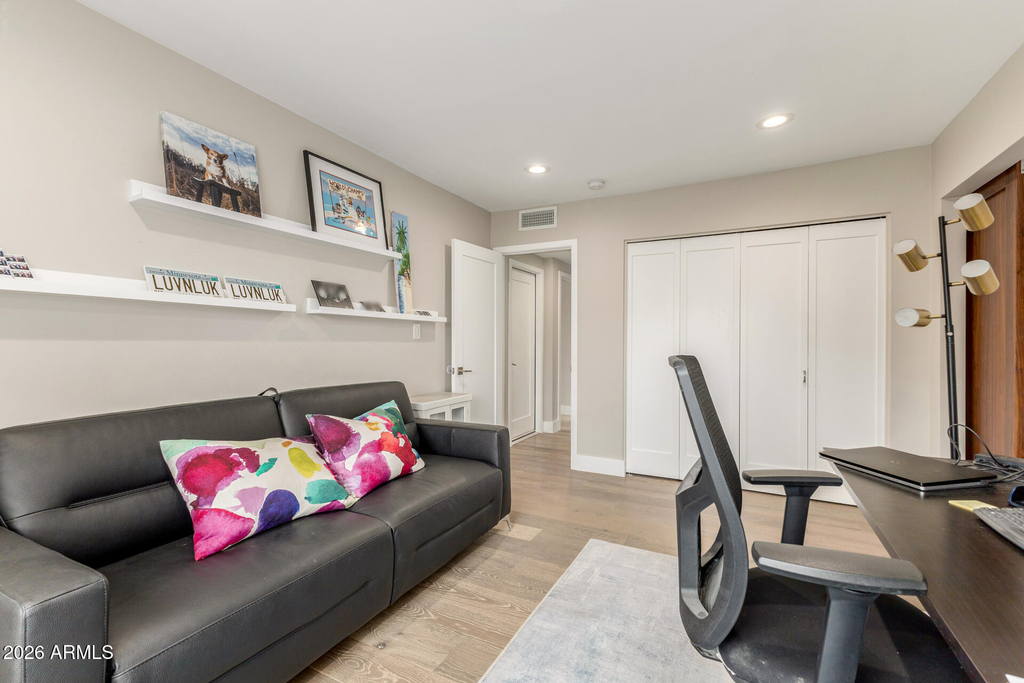 5137 N 79th Place - Photo 18