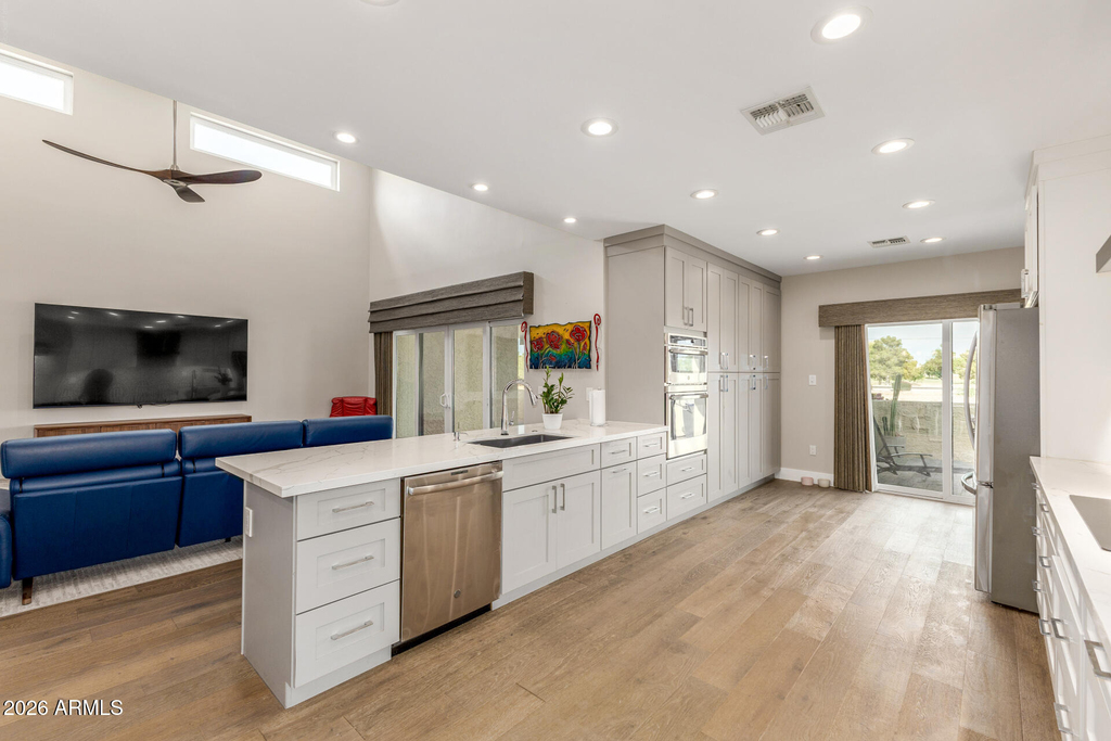 5137 N 79th Place - Photo 7