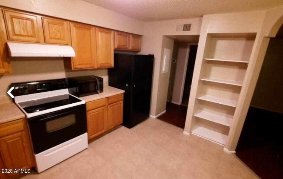 1138 E 2nd Street - Photo 2