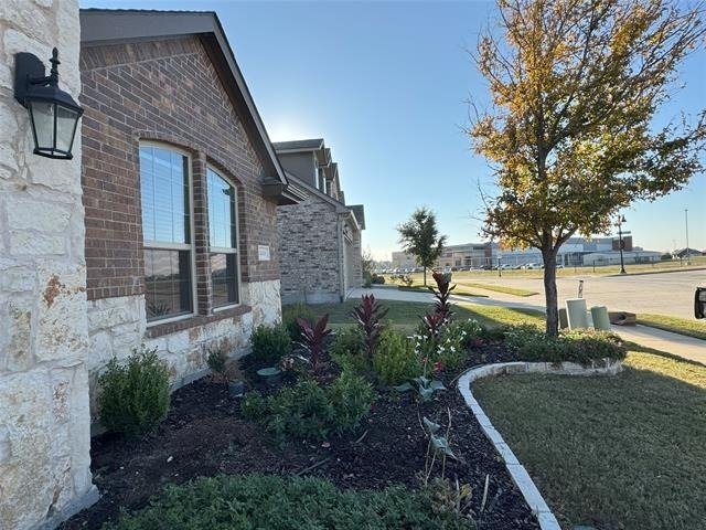 905 Berry Street - Photo 1