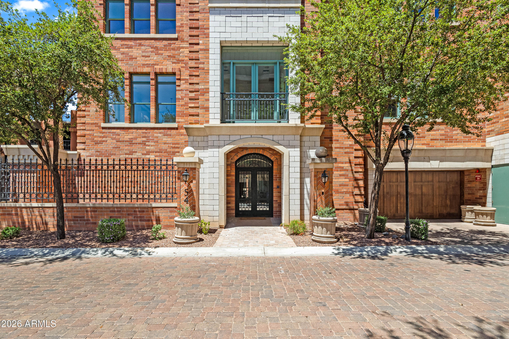 54 W Palm Lane - Photo 1