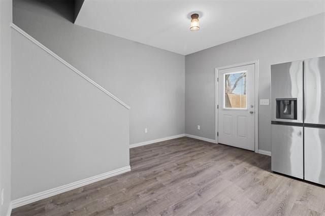 525-527 E Ball Street - Photo 2