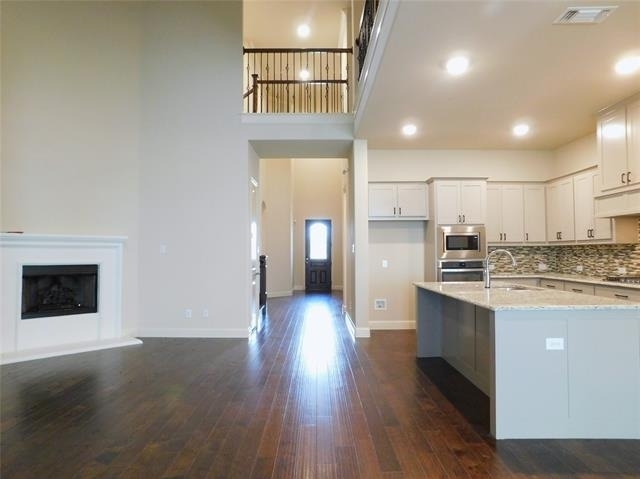 1704 Serra Drive - Photo 7