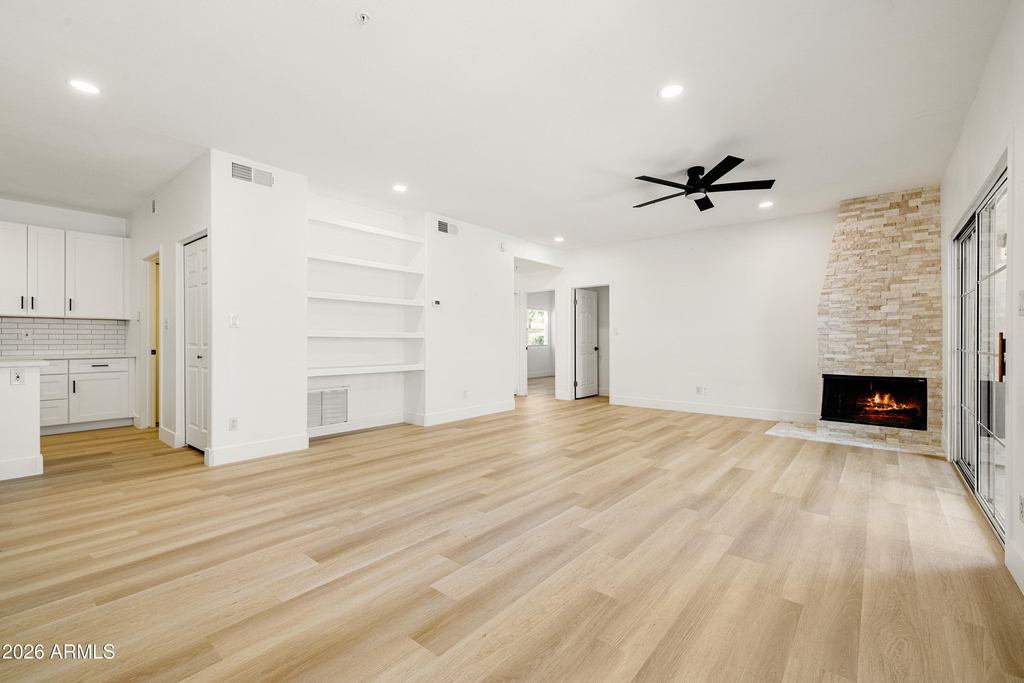 11333 N 92nd Street - Photo 4
