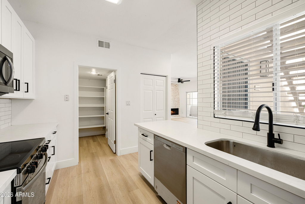 11333 N 92nd Street - Photo 9