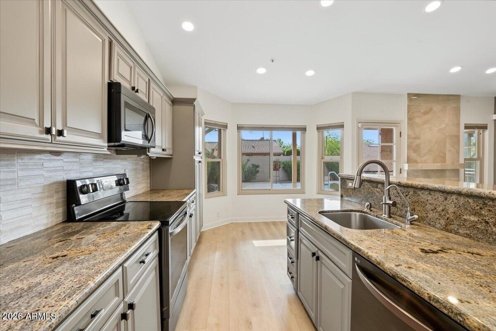 13329 N 94th Place - Photo 15