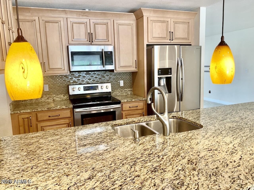 15611 N 57th Lane - Photo 6