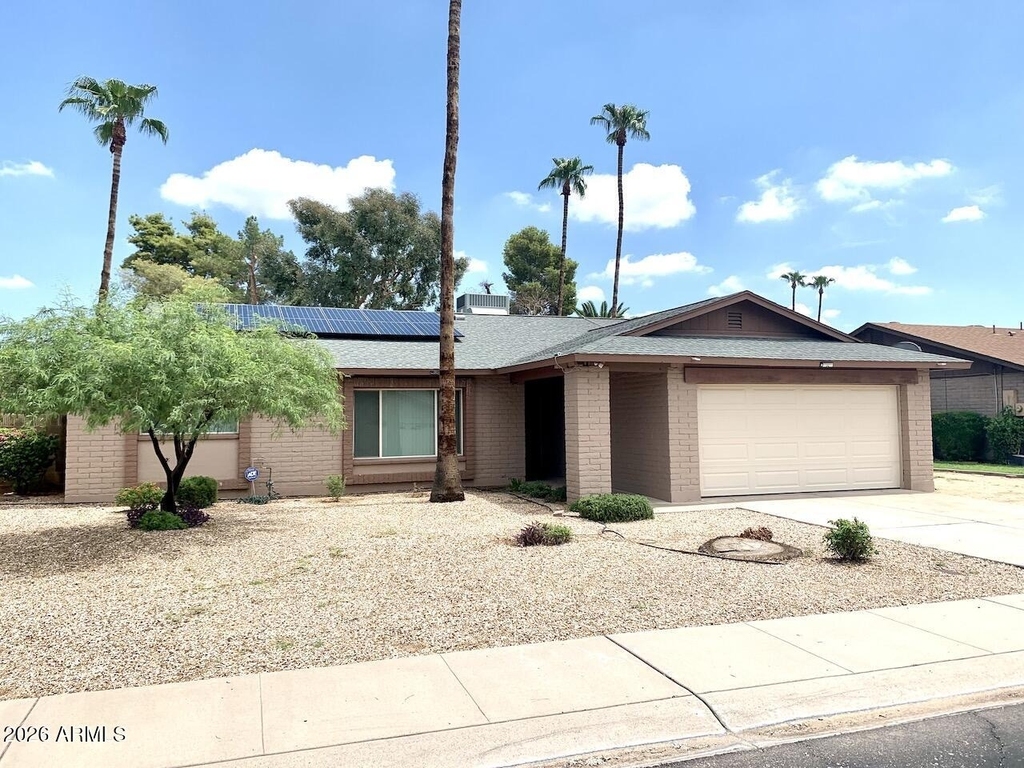 15611 N 57th Lane - Photo 0