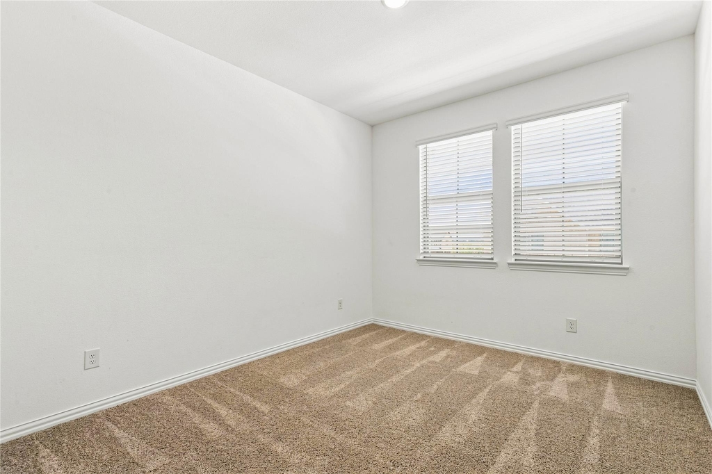 537 Parkside Drive - Photo 24