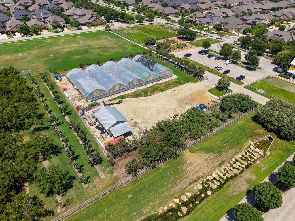 537 Parkside Drive - Photo 33