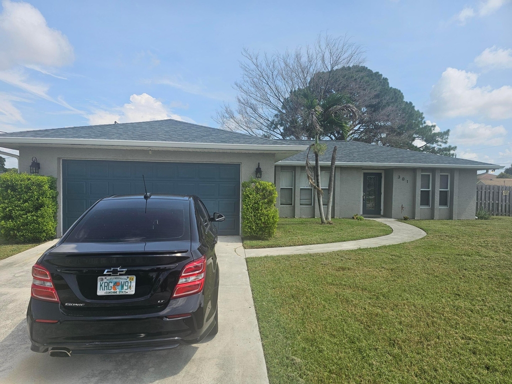 301 Sw Violet Avenue - Photo 2