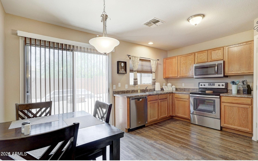 170 S 228th Lane - Photo 3