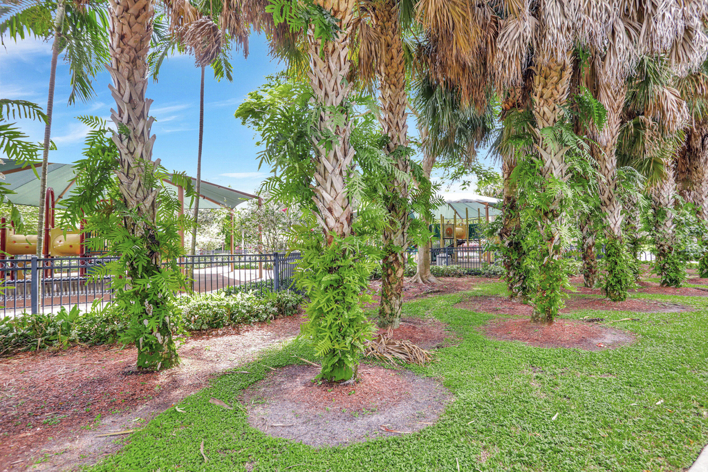 2651 S Palm Aire Drive - Photo 34
