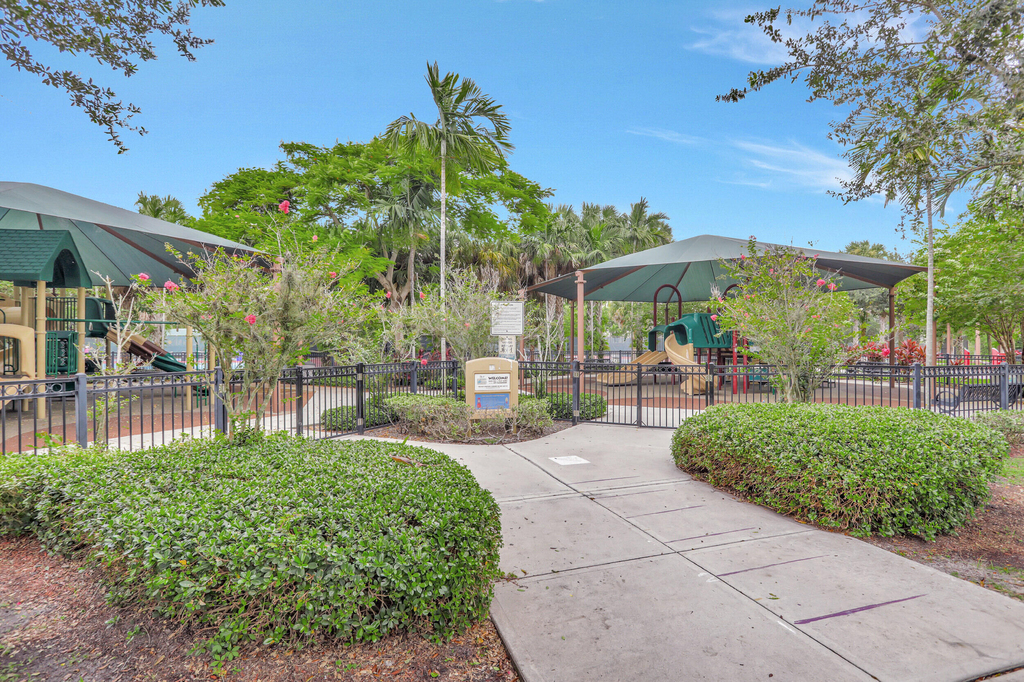2651 S Palm Aire Drive - Photo 40